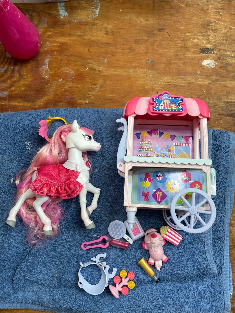 Wild Manes Pink Pony Playset with Ice Cream Cart and Accessories